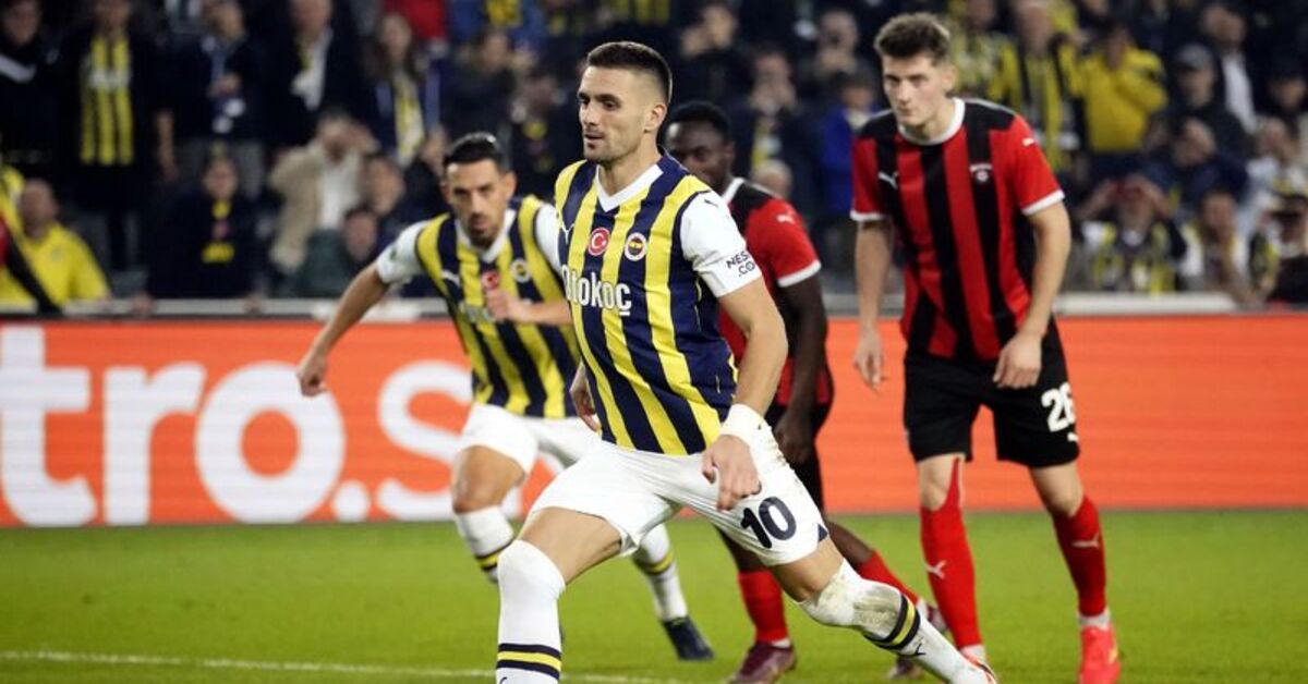 Dusan Tadiç'in Süper Lig Kariyerinde 100. Maç Dusan Tadiç'in Süper Lig Kariyerinde 100. Maç