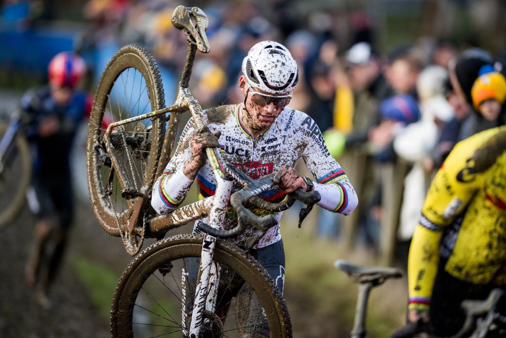 E3 Saxo Classic: Spectator Who Spat On Van Der Poel Receives Fine