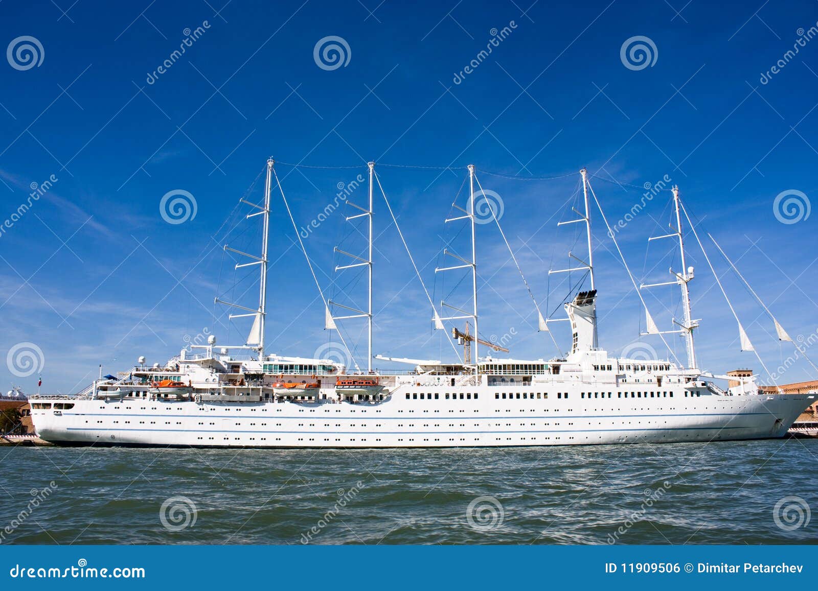 €360 Million Cruise Ship: A Giant In Liverpool's Docks €360 Million Cruise Ship: A Giant In Liverpool's Docks