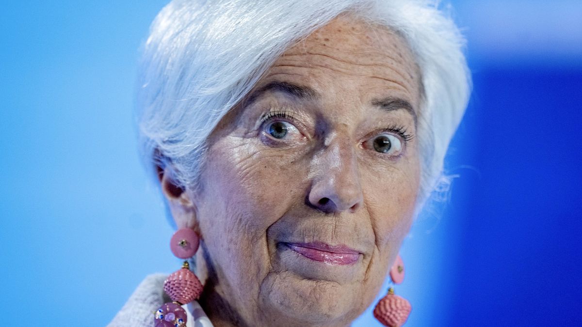 ECB Rate Cuts: Economists Warn Against Delays ECB Rate Cuts: Economists Warn Against Delays