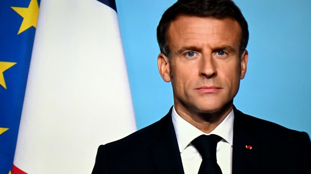 Élections Cameroun 2032: La Position De Macron Face À Un Troisième Mandat Élections Cameroun 2032: La Position De Macron Face À Un Troisième Mandat