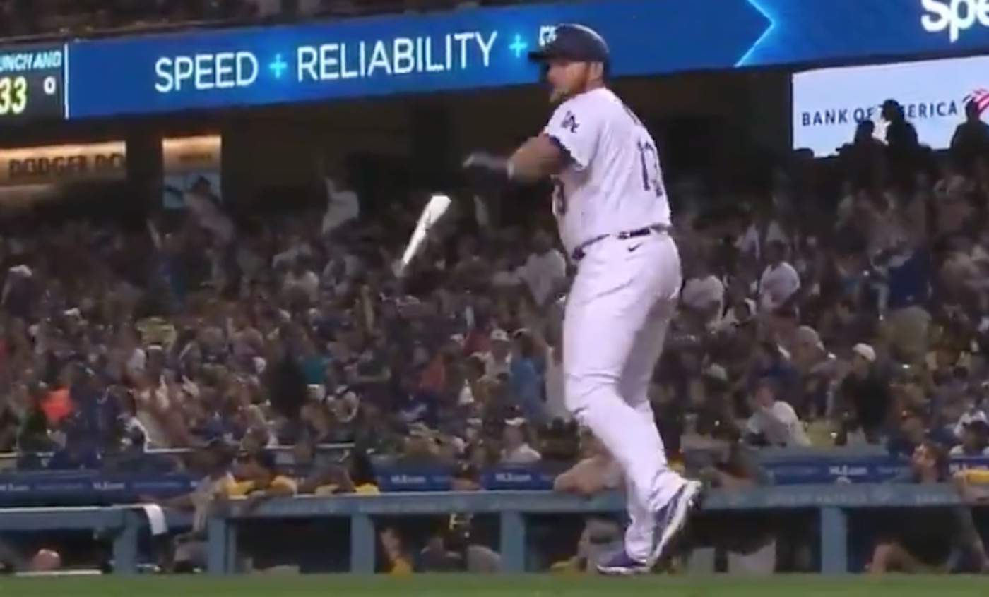 Ex-NFL Quarterback's Unexpected Japan Baseball Catch: Max Muncy's Fly Ball Ex-NFL Quarterback's Unexpected Japan Baseball Catch: Max Muncy's Fly Ball