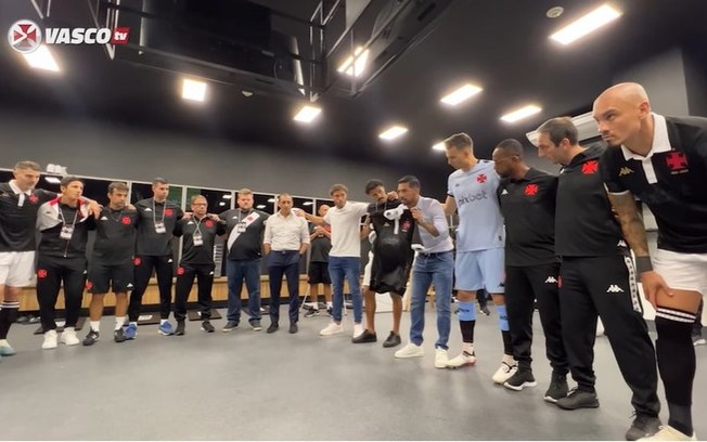 Ex-Vasco Celebra Camisa 10 Nos Emirados Árabes E Mira Copa 2026 Ex-Vasco Celebra Camisa 10 Nos Emirados Árabes E Mira Copa 2026