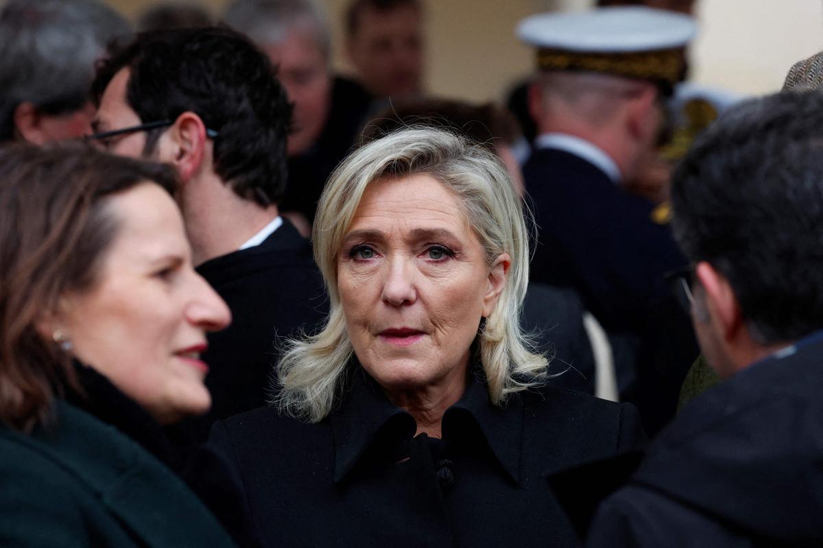 Exclusion De Marine Le Pen En 2027 ? Les Déclarations Chocs De Laurent Jacobelli Sur TPMP. Exclusion De Marine Le Pen En 2027 ? Les Déclarations Chocs De Laurent Jacobelli Sur TPMP.