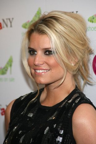 Exploring The History Of Jessica Simpson And Jeremy Renner's Interactions Exploring The History Of Jessica Simpson And Jeremy Renner's Interactions