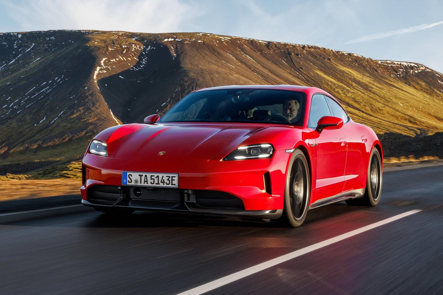 F1 Technika A Közúton: Egyedi Porsche Modell Bemutatása F1 Technika A Közúton: Egyedi Porsche Modell Bemutatása