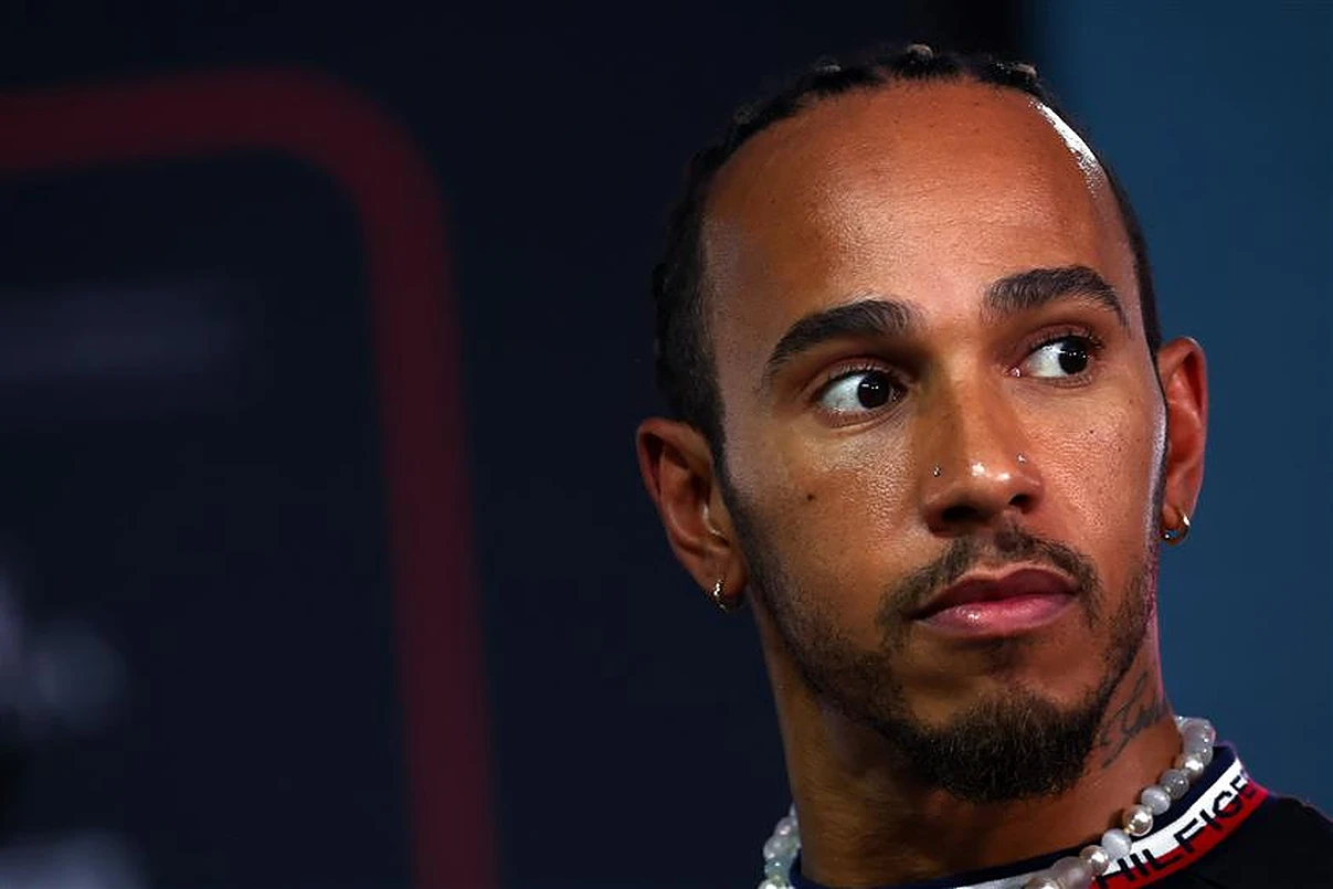 F1 Testing: Lewis Hamilton's Unexpected Act Of Sportsmanship F1 Testing: Lewis Hamilton's Unexpected Act Of Sportsmanship