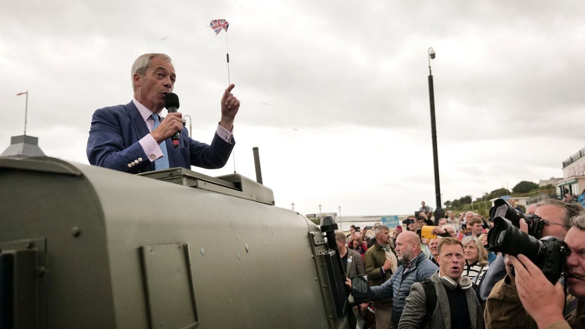 Farage Outpolls Starmer As Preferred PM In UK Constituencies Farage Outpolls Starmer As Preferred PM In UK Constituencies