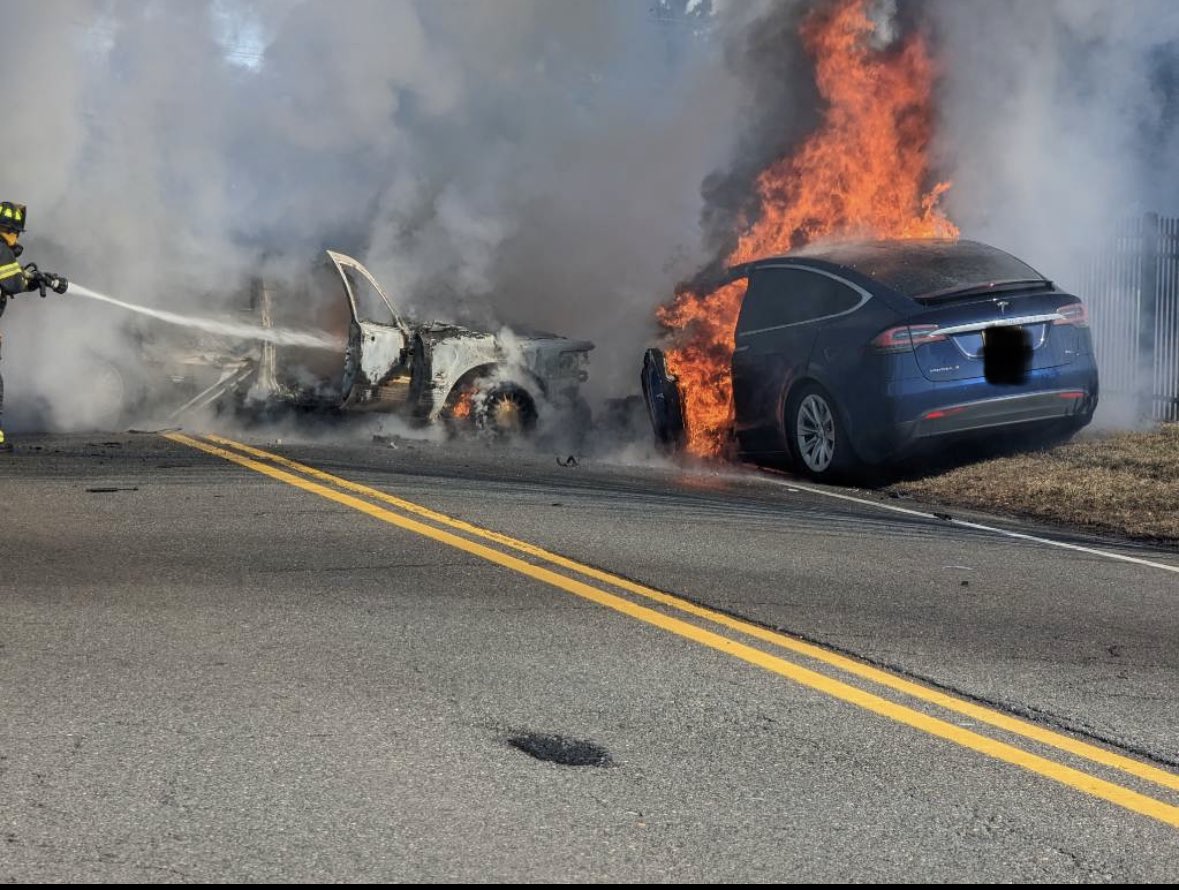Fatal Pedestrian Accident On Elizabeth City Road: Police Investigation Underway Fatal Pedestrian Accident On Elizabeth City Road: Police Investigation Underway