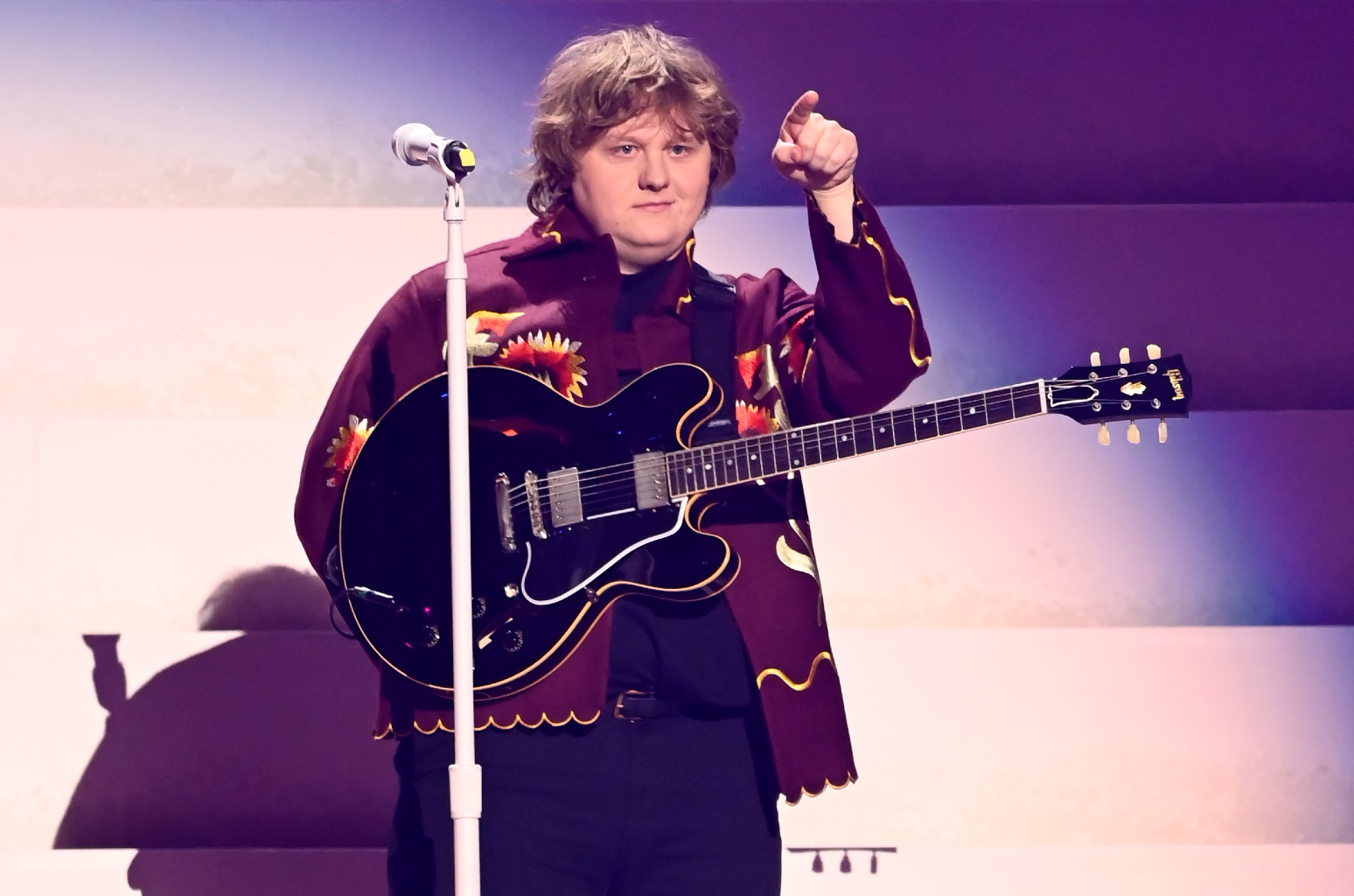 First Performance Since 2023: Lewis Capaldi Joins Tom Walker For Charity Gig First Performance Since 2023: Lewis Capaldi Joins Tom Walker For Charity Gig