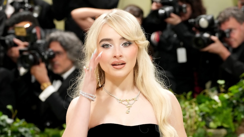 Fortnite's V34.30 Update: Details On The Sabrina Carpenter Collaboration And Gameplay Changes Fortnite's V34.30 Update: Details On The Sabrina Carpenter Collaboration And Gameplay Changes
