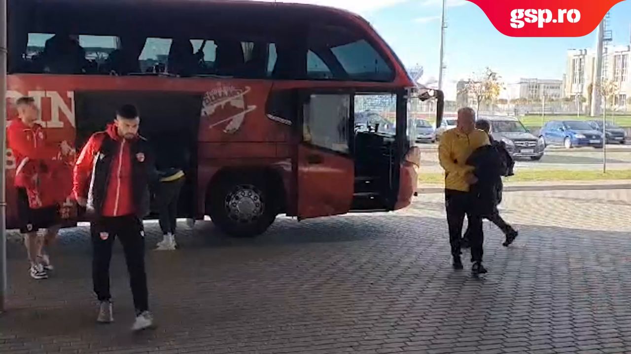 Frații Tate: Imagini De La Sosirea În Centrul Bucureștiului Frații Tate: Imagini De La Sosirea În Centrul Bucureștiului