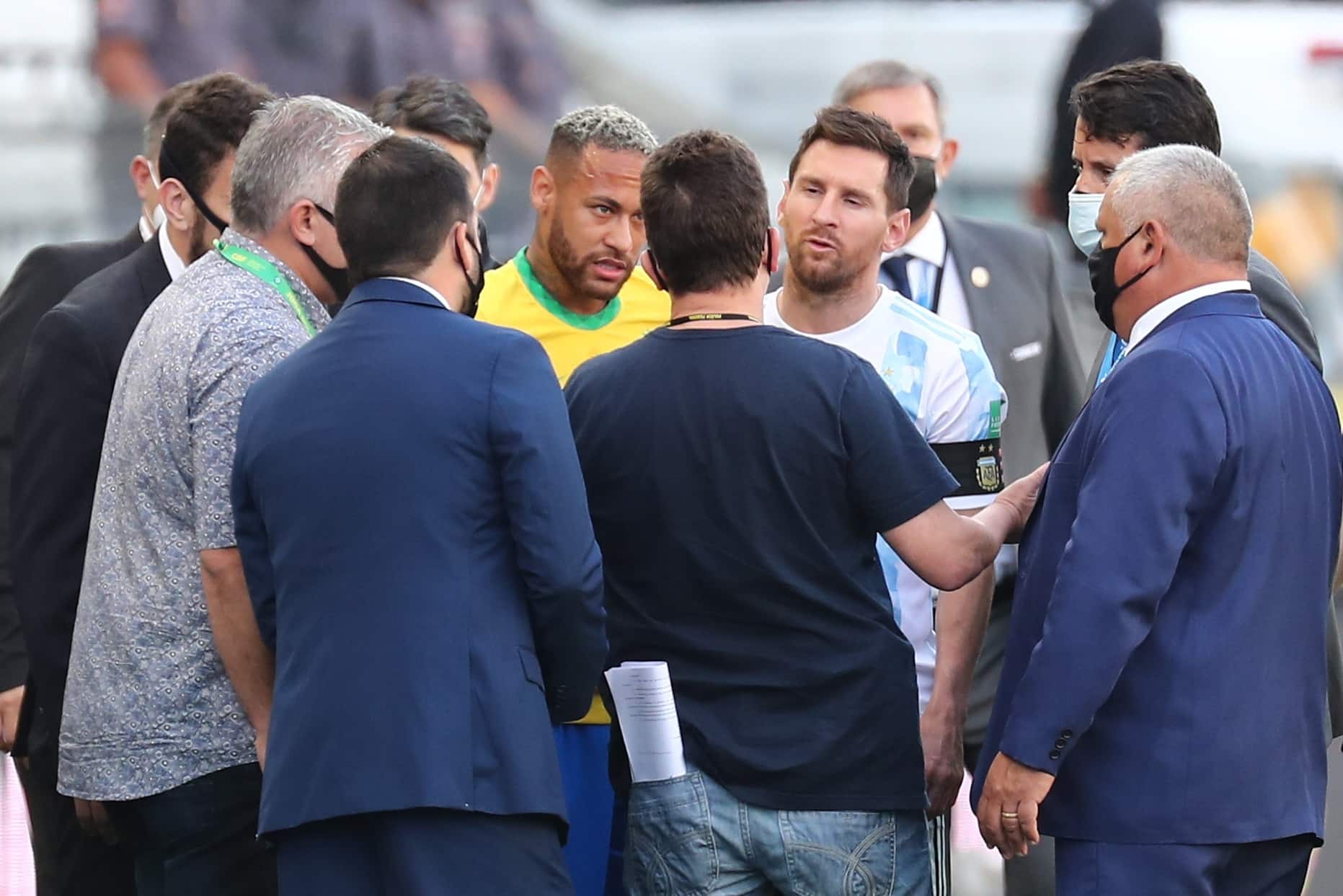 Futbolista Argentino Suspendido Por Un Mes En El Brasileirao Futbolista Argentino Suspendido Por Un Mes En El Brasileirao