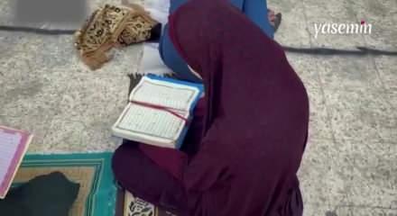 Gazzeli Çocuklar Çadırda Kuran Öğreniyor: Ezber Teknikleri Ve Önemi Gazzeli Çocuklar Çadırda Kuran Öğreniyor: Ezber Teknikleri Ve Önemi