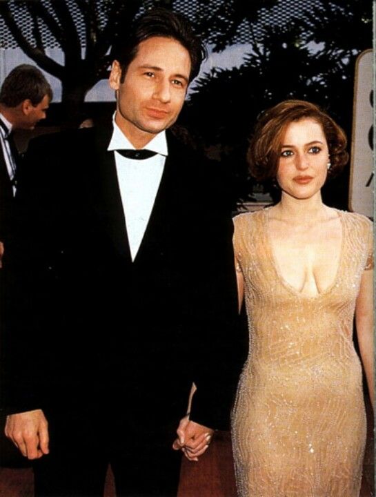 Gillian Anderson And David Duchovny Reunite On Stage At SAG Awards