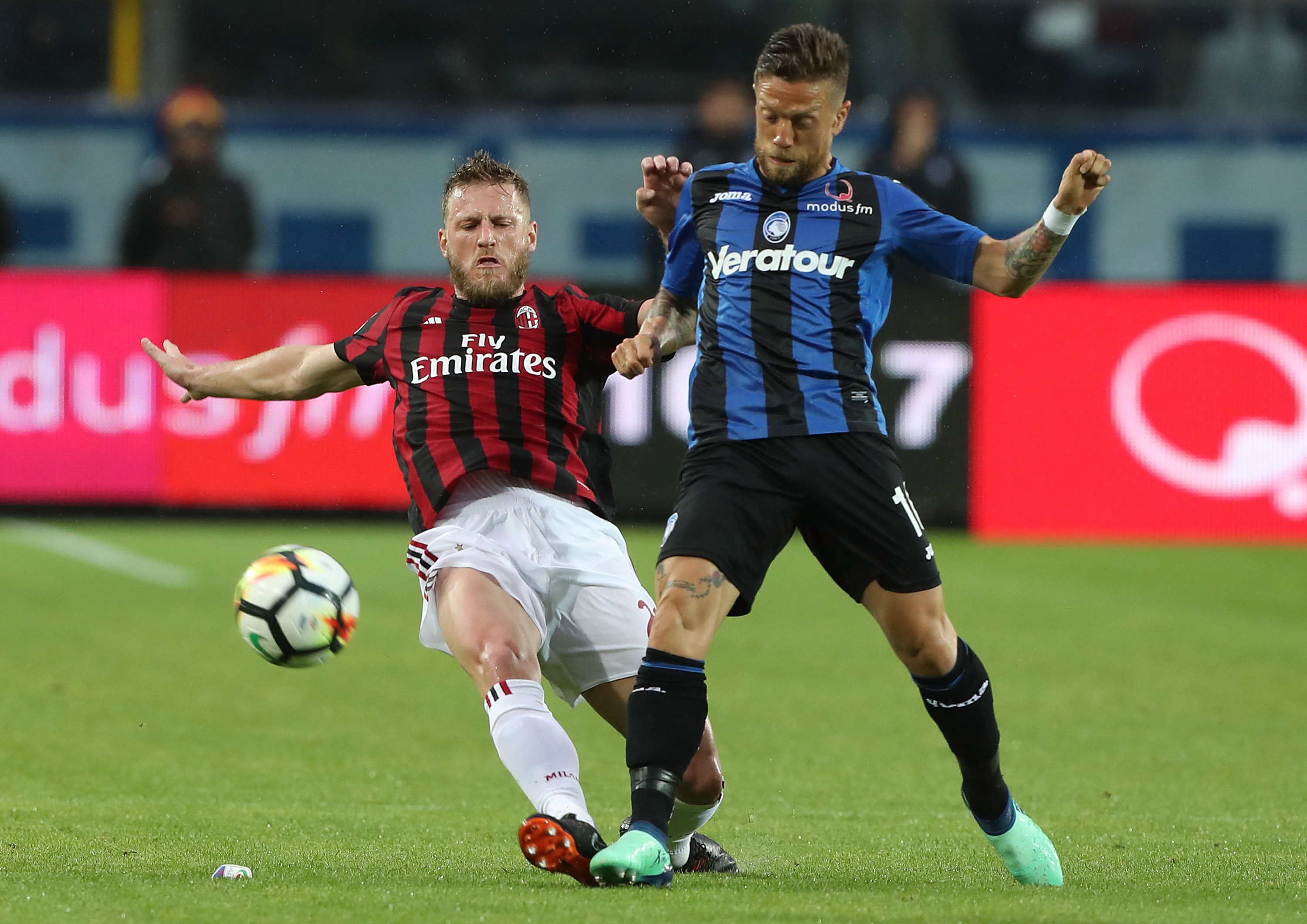 Giménez En Acción: AC Milan Vs Atalanta - Guía Completa Del Partido Giménez En Acción: AC Milan Vs Atalanta - Guía Completa Del Partido
