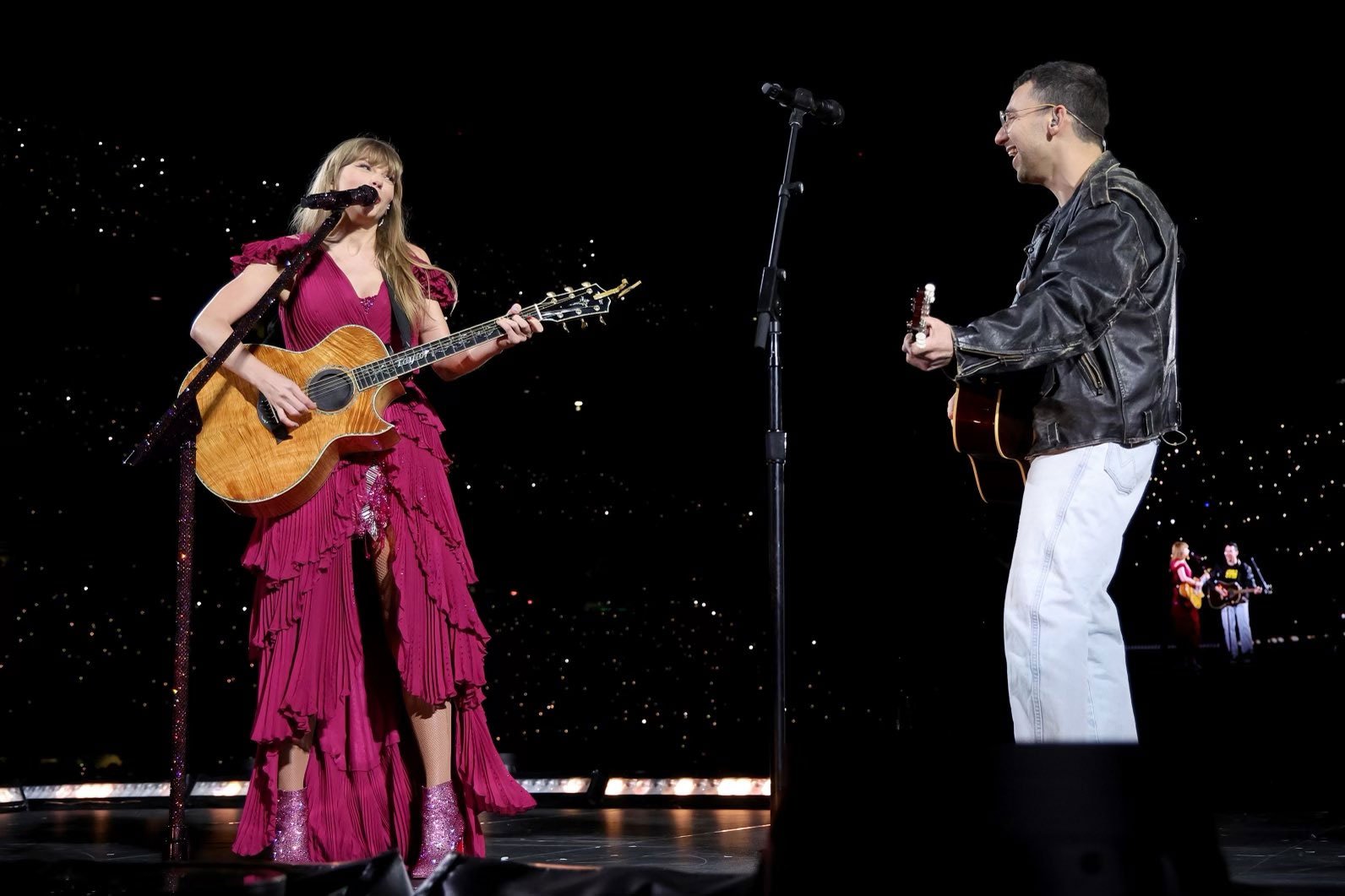 Glastonbury Festival: US Band Hints At Unannounced Performance Glastonbury Festival: US Band Hints At Unannounced Performance