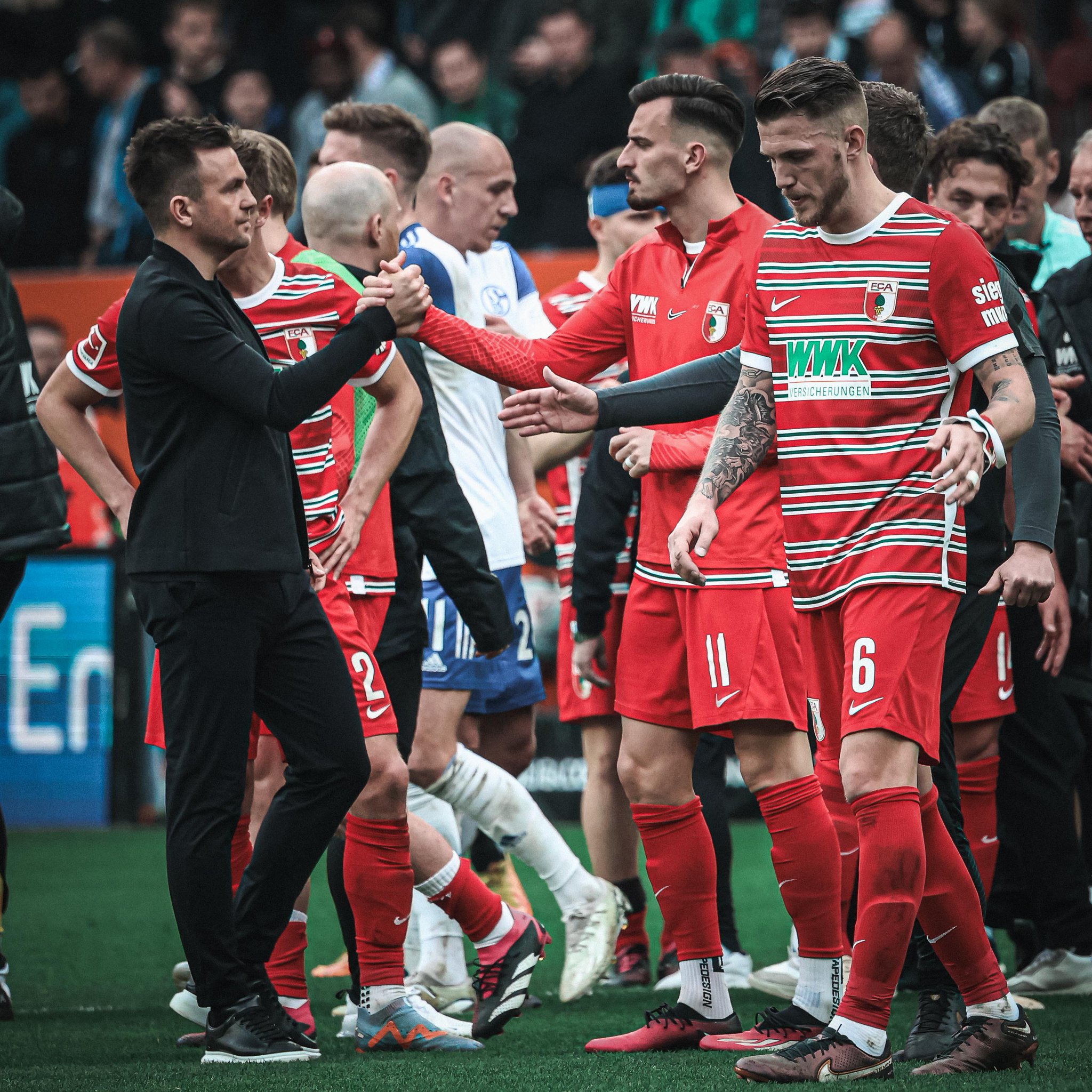 Gouweleeuw's Toekomst Bij FC Augsburg Onder Nieuwe Trainer Gouweleeuw's Toekomst Bij FC Augsburg Onder Nieuwe Trainer