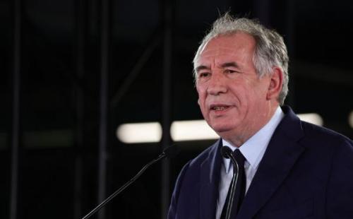 Governo Bayrou: La Corsa A Destra Per Contrastare Le Pen Governo Bayrou: La Corsa A Destra Per Contrastare Le Pen