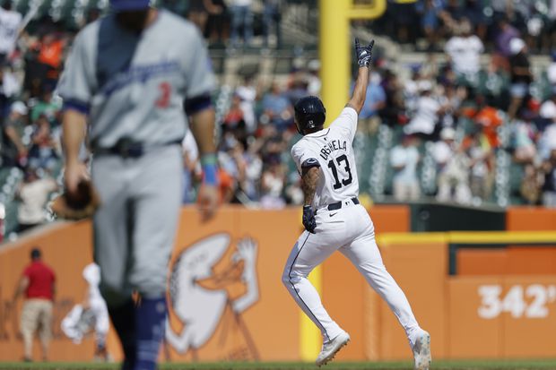 High-Scoring Affair Ends In Dodgers' 11-10 Defeat High-Scoring Affair Ends In Dodgers' 11-10 Defeat