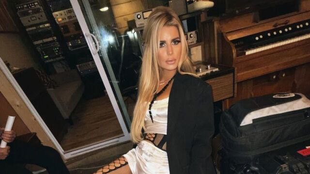 Η Φωνή Της Τζέσικα Σίμπσον: Μύθος Ή Αλήθεια Για Το Σπέρμα Φιδιού; Η Φωνή Της Τζέσικα Σίμπσον: Μύθος Ή Αλήθεια Για Το Σπέρμα Φιδιού;