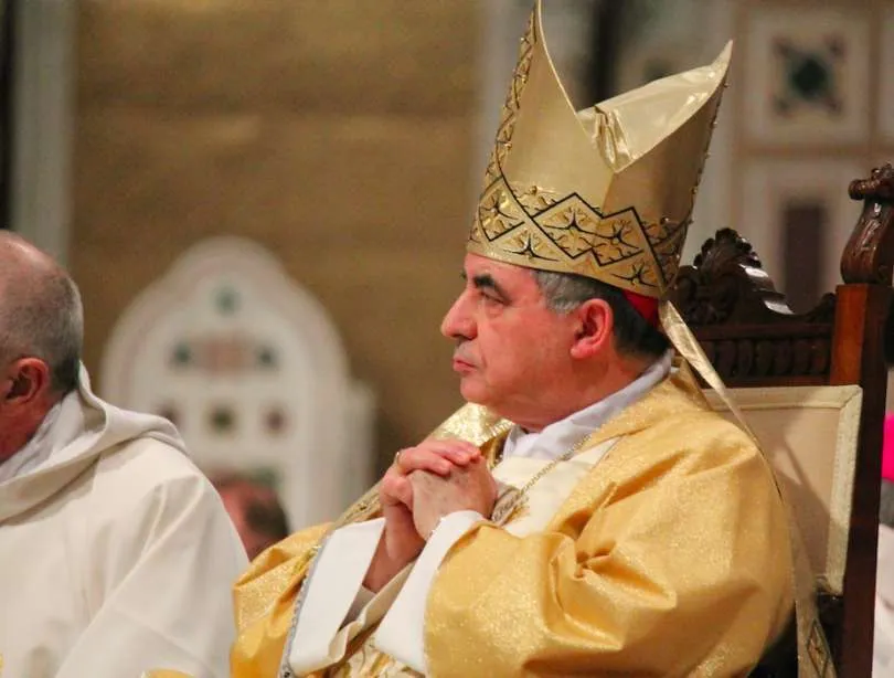 Il Futuro Del Cardinale Becciu: Papa Francesco Smentisce Le Voci Di Dimissioni