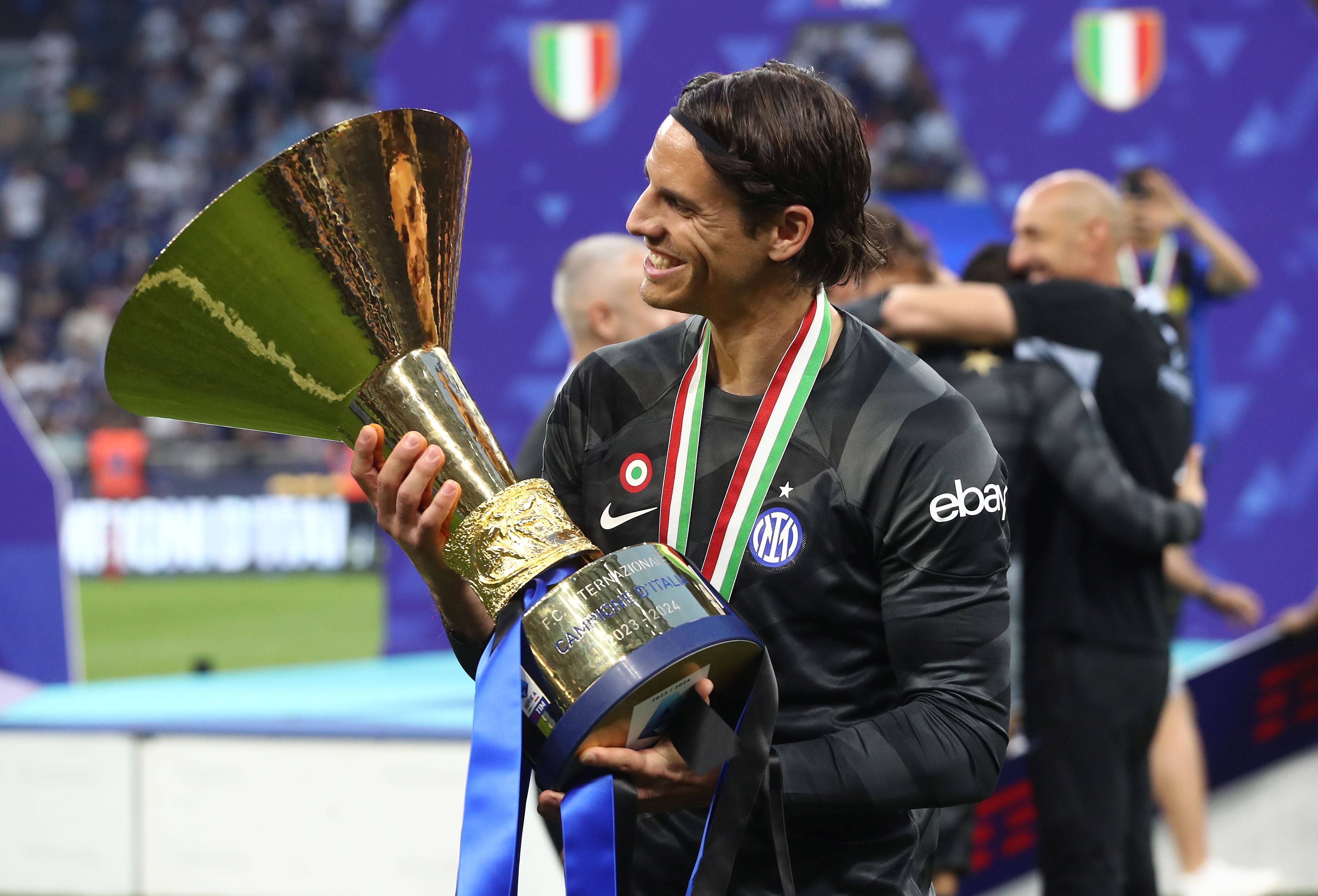 Inter Milan Goalkeeper Yann Sommer Suffers Thumb Injury Inter Milan Goalkeeper Yann Sommer Suffers Thumb Injury