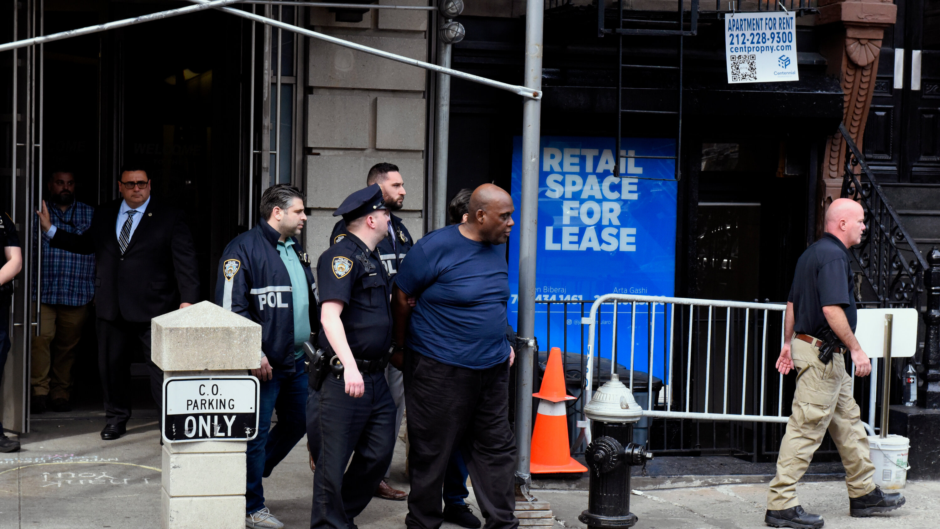 Investigation Underway After Rush Hour Subway Stabbing Near Brooklyn Bridge Investigation Underway After Rush Hour Subway Stabbing Near Brooklyn Bridge