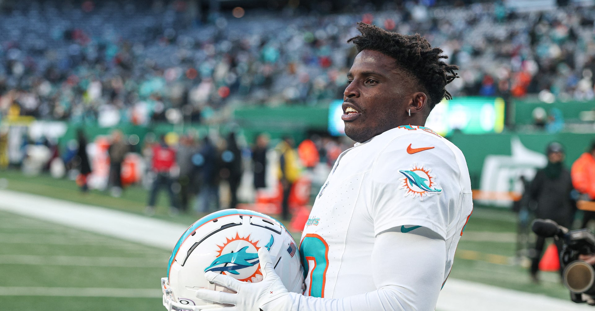 Is A Tyreek Hill-Noah Lyles Race Even Possible? Michael Johnson Explains Is A Tyreek Hill-Noah Lyles Race Even Possible? Michael Johnson Explains