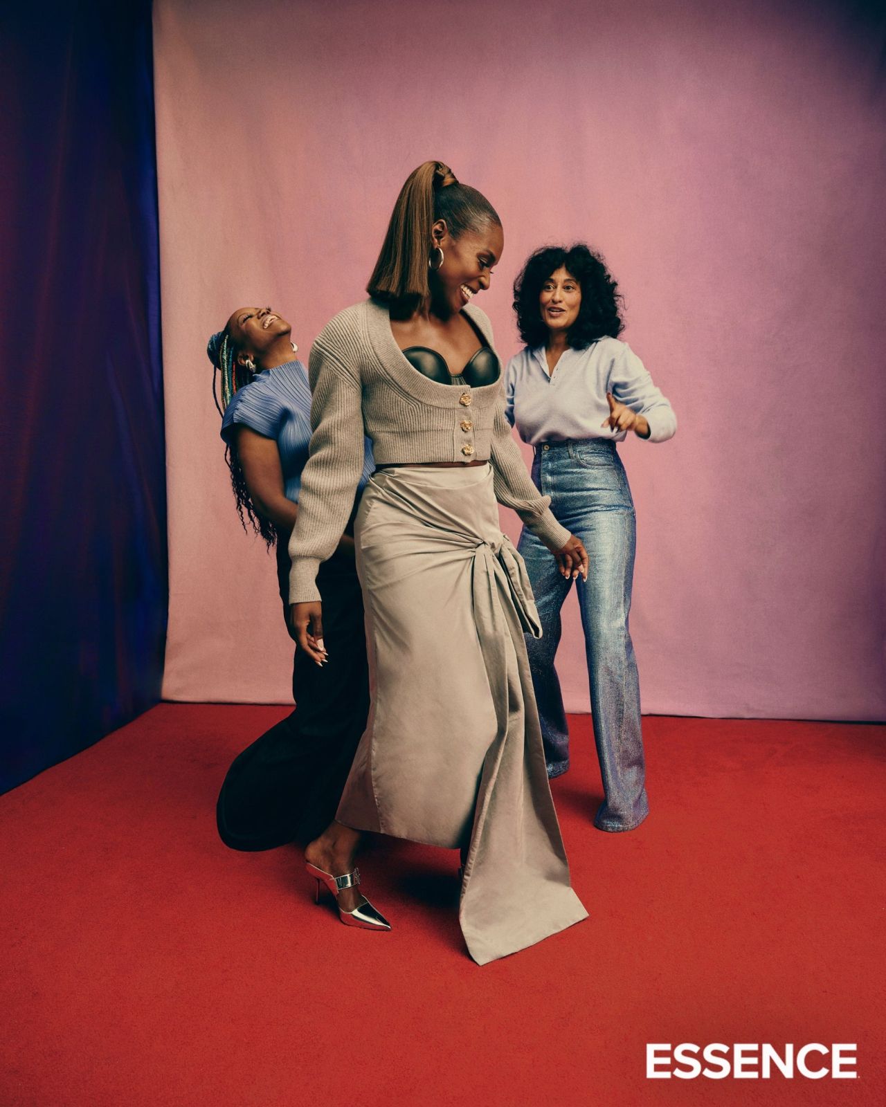 Issa Rae, Rashida Jones & Tracee Ellis Ross Discuss Black Mirror: An Essence Interview Issa Rae, Rashida Jones & Tracee Ellis Ross Discuss Black Mirror: An Essence Interview