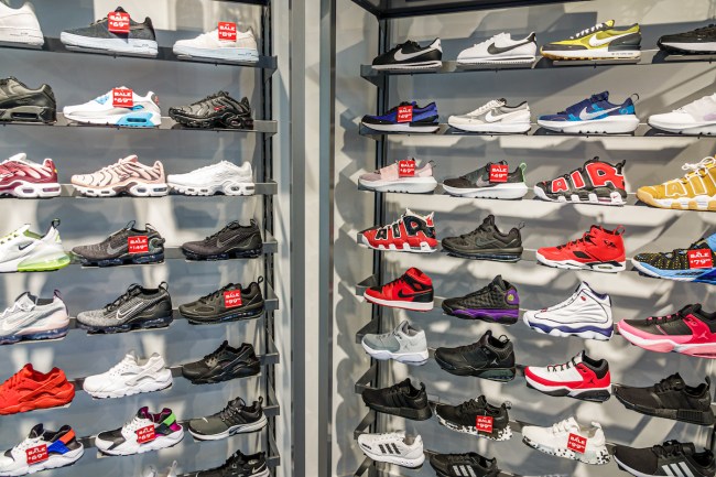 Jefferies' Analysis: Nike's Q3 Earnings And Foot Locker's Near-Term Outlook Jefferies' Analysis: Nike's Q3 Earnings And Foot Locker's Near-Term Outlook