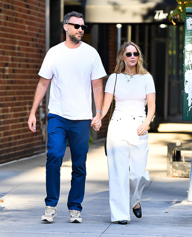 Jennifer Lawrence And Cooke Maroney: Photos Show Couple Stepping Out Amidst Baby No. 2 Reports Jennifer Lawrence And Cooke Maroney: Photos Show Couple Stepping Out Amidst Baby No. 2 Reports