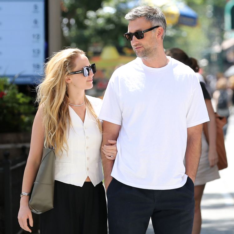 Jennifer Lawrence And Husband Cooke Maroney: A Rare Public Sighting Jennifer Lawrence And Husband Cooke Maroney: A Rare Public Sighting