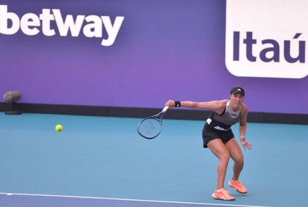 Jessica Pegula Defeats Danielle Collins In Charleston Final Jessica Pegula Defeats Danielle Collins In Charleston Final
