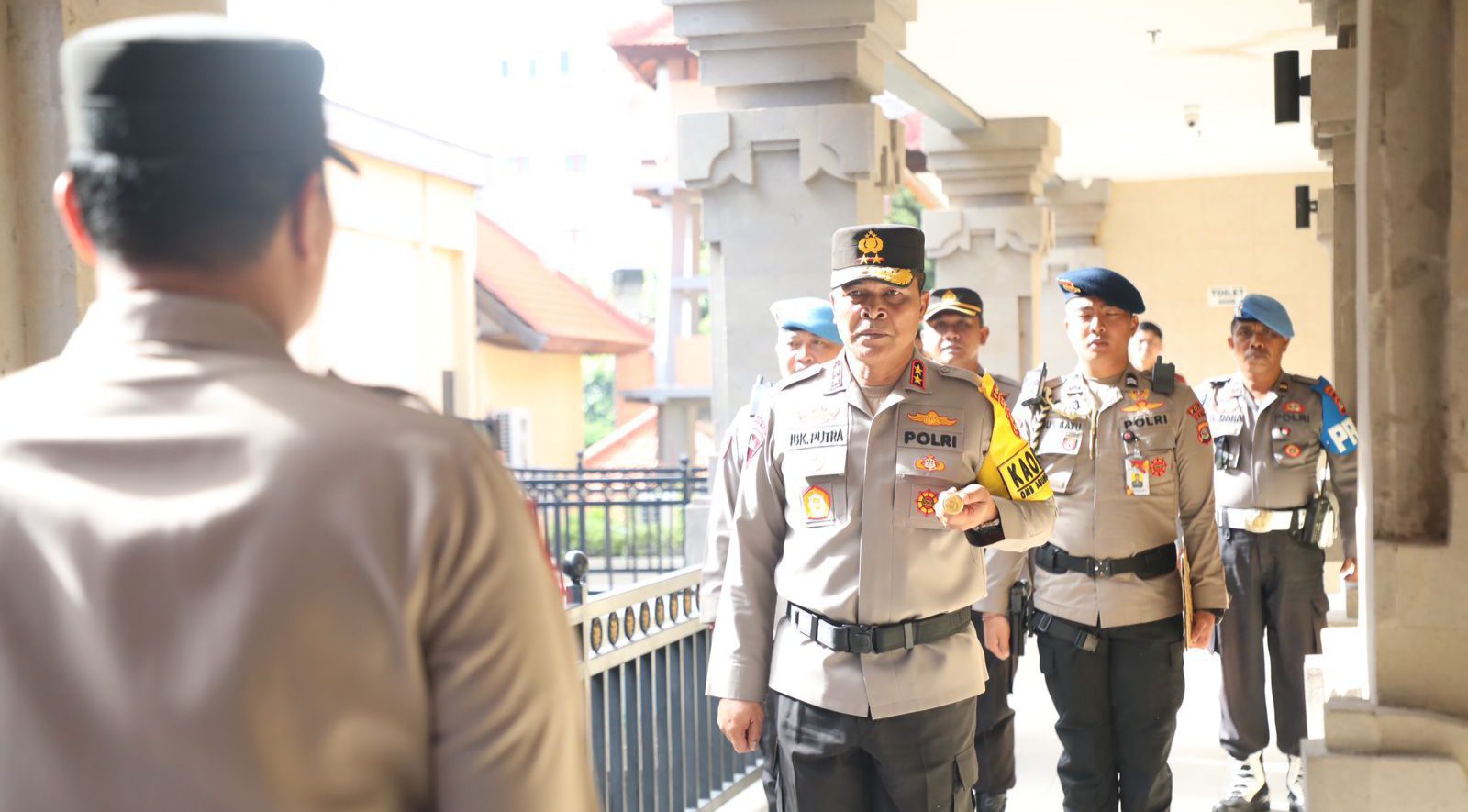 Kapolda Irjen Daniel Pimpin Sertijab 7 Pamen Polda Bali: Pesan Penting Untuk Jajarannya Kapolda Irjen Daniel Pimpin Sertijab 7 Pamen Polda Bali: Pesan Penting Untuk Jajarannya
