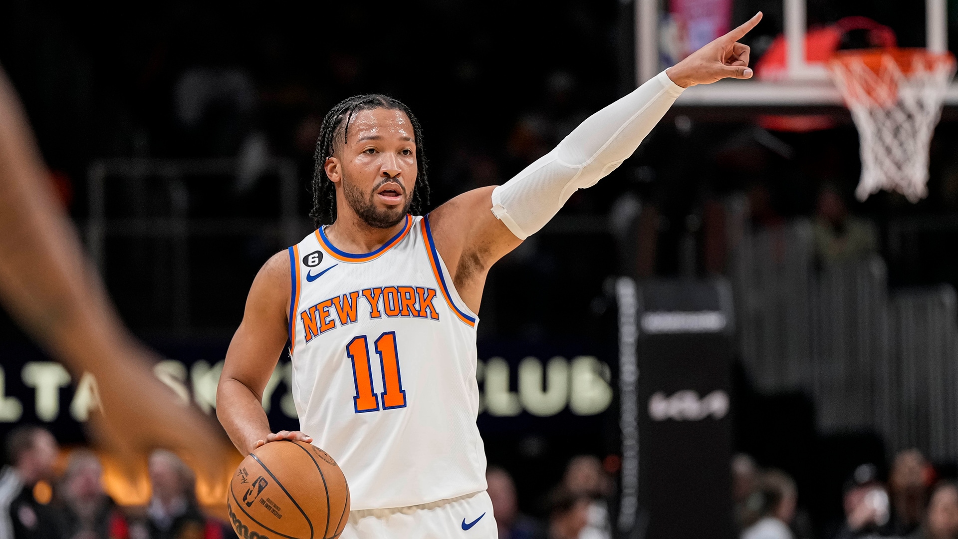 Knicks Fan's Petition: Replace Lady Liberty With Jalen Brunson? Knicks Fan's Petition: Replace Lady Liberty With Jalen Brunson?