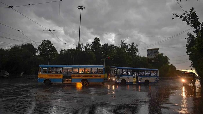 Kolkata Weather Update: Thunderstorm Prediction By MeT Department Kolkata Weather Update: Thunderstorm Prediction By MeT Department