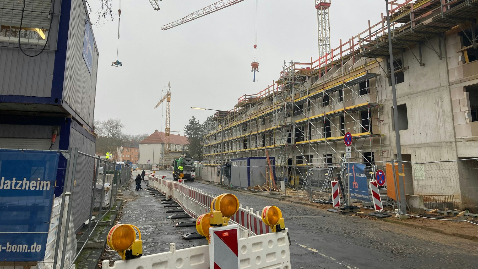 Kreuzung Mit Kick: Verkehrschaos Am Westcenter In Bickendorf Kreuzung Mit Kick: Verkehrschaos Am Westcenter In Bickendorf