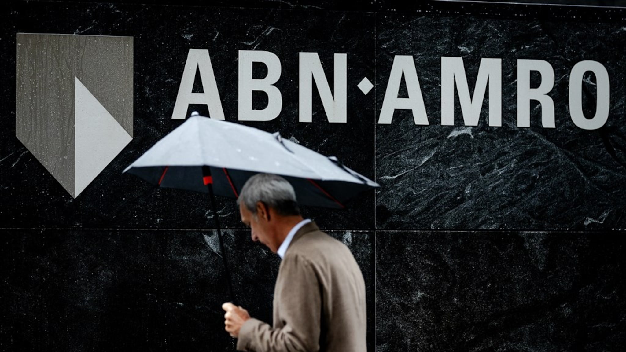 Kwartaalcijfers ABN AMRO: AEX-Koers Reageert Positief Kwartaalcijfers ABN AMRO: AEX-Koers Reageert Positief