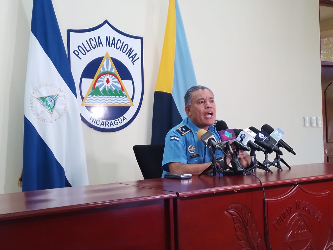 La Policía Nacional Refuerza La Seguridad De Las Instalaciones Del CNE En Caracas La Policía Nacional Refuerza La Seguridad De Las Instalaciones Del CNE En Caracas