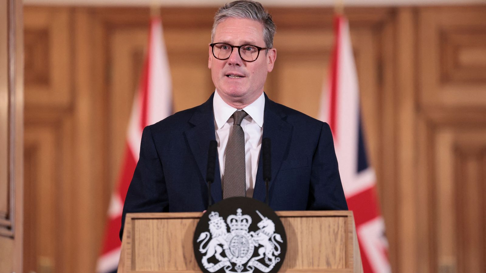 Labour's Hardened Line On Migration: Starmer's Strategy Against Farage Labour's Hardened Line On Migration: Starmer's Strategy Against Farage