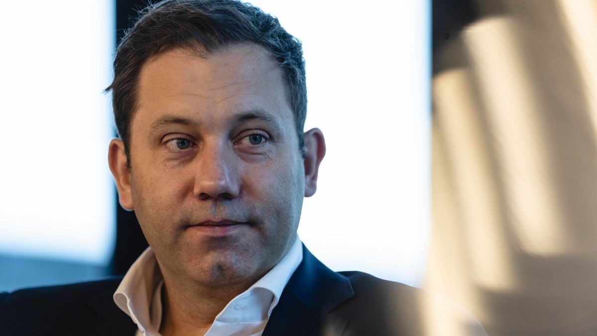 Lars Klingbeil: Neuer Vorsitzender Der SPD-Bundestagsfraktion Lars Klingbeil: Neuer Vorsitzender Der SPD-Bundestagsfraktion