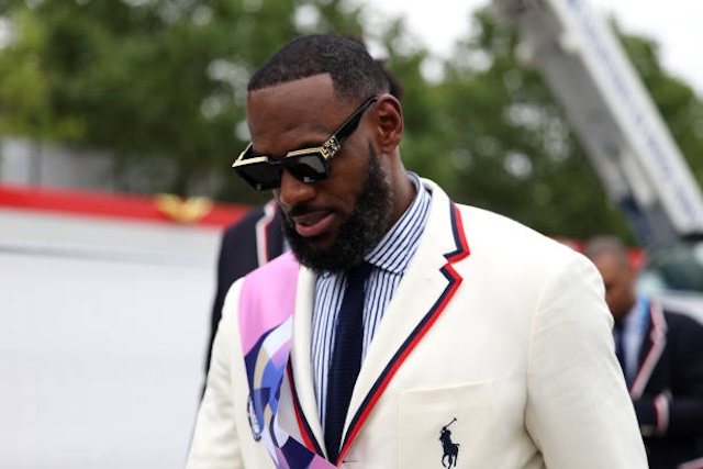 LeBron James' Absence At 2025 Met Gala Confirmed: Knee Injury To Blame LeBron James' Absence At 2025 Met Gala Confirmed: Knee Injury To Blame