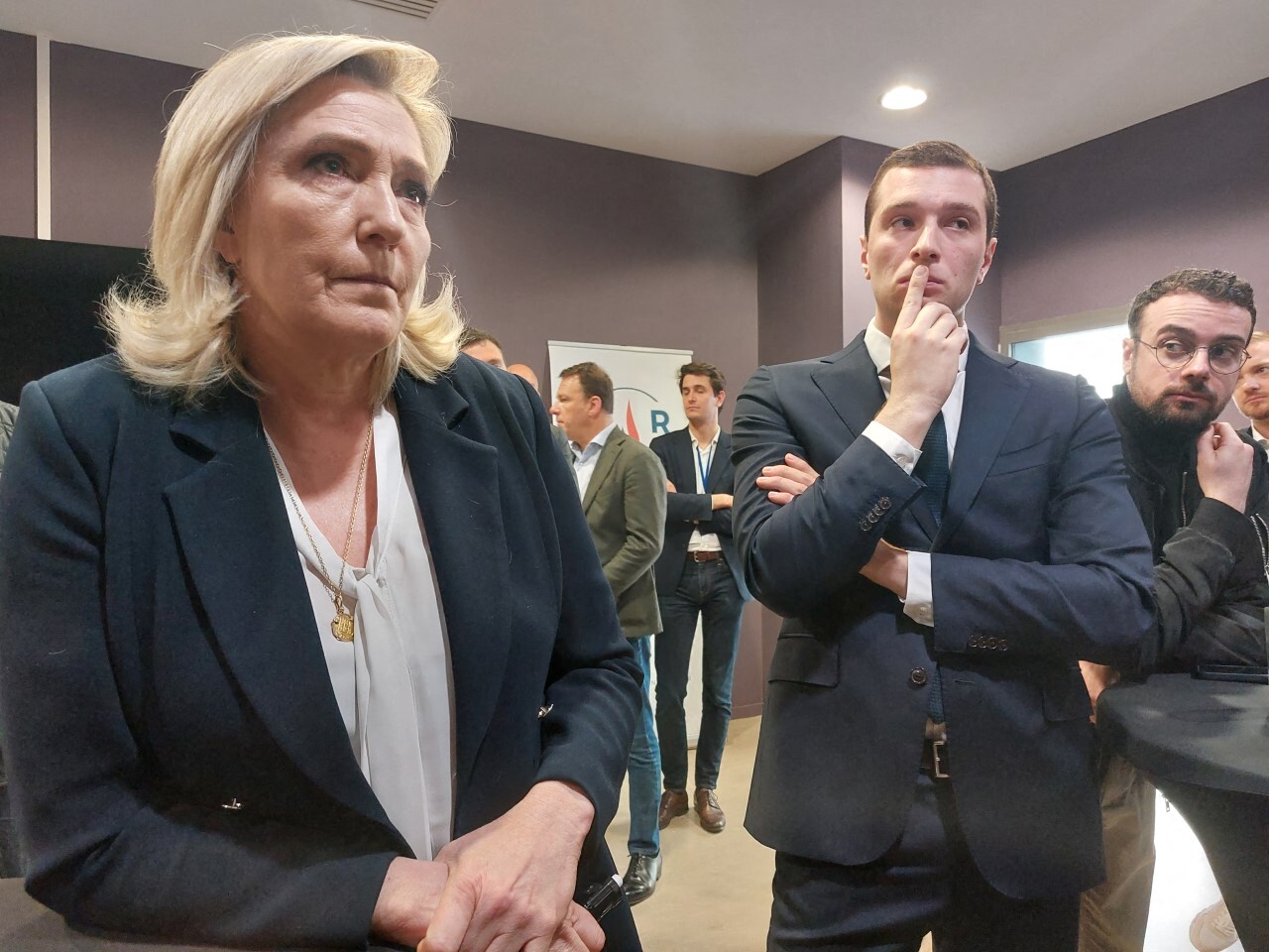 Le Pen E L'ombra Della Destra: Le Strategie Del Governo Bayrou Le Pen E L'ombra Della Destra: Le Strategie Del Governo Bayrou