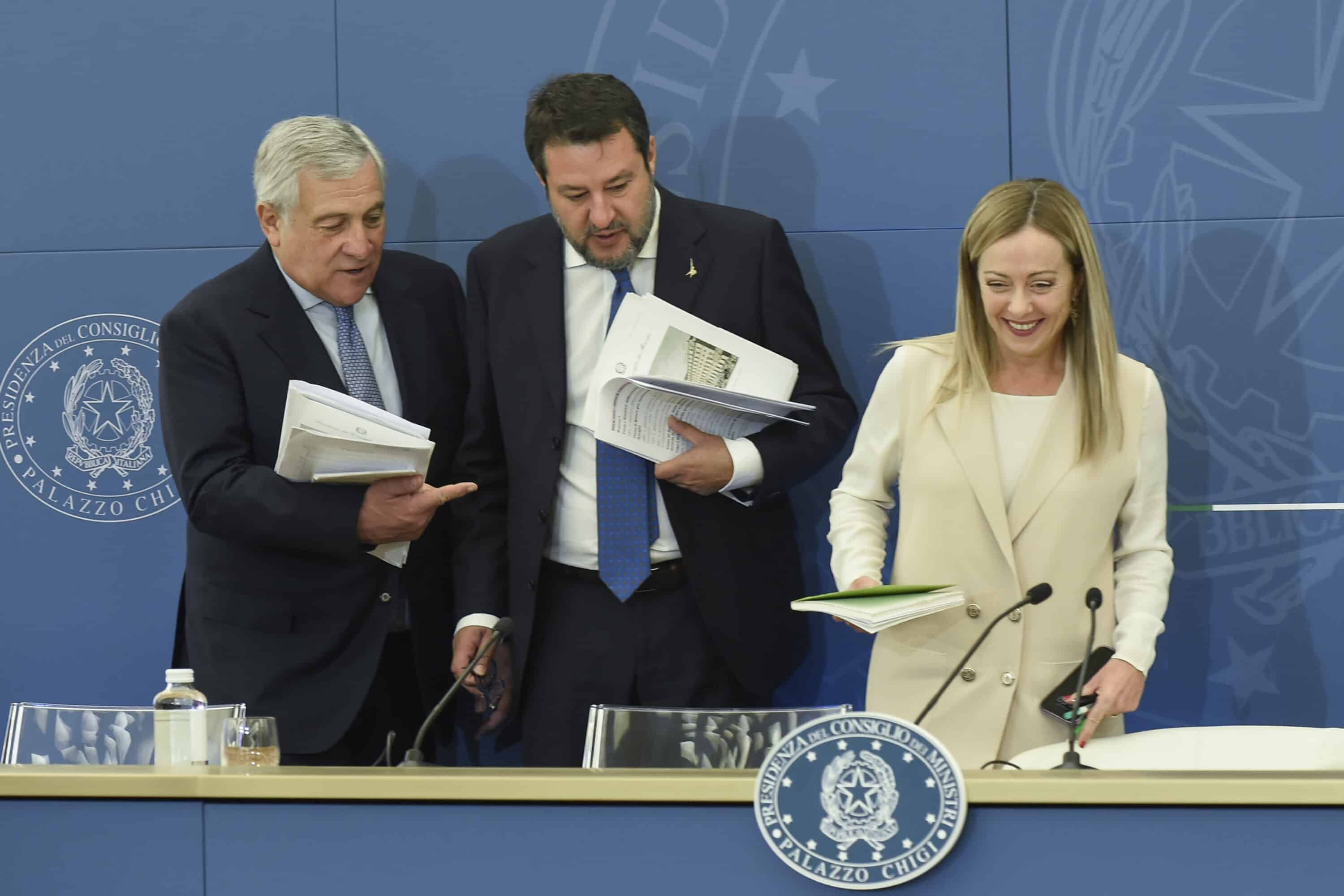 Le Pen E La Sfida Alla Destra Tradizionale Francese: Le Strategie Di Bayrou Le Pen E La Sfida Alla Destra Tradizionale Francese: Le Strategie Di Bayrou