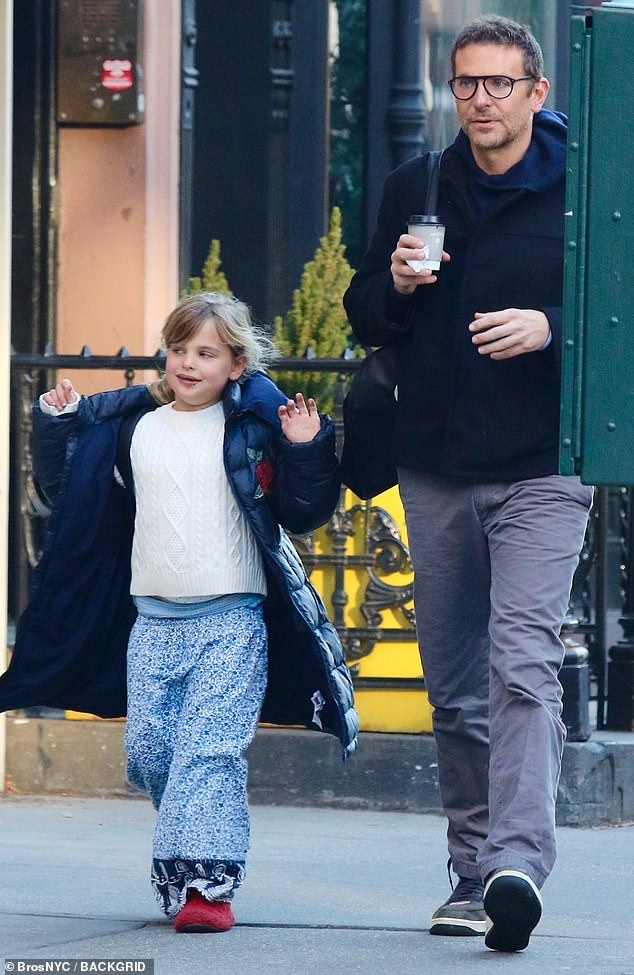 Lea De Seine Cooper And Dad Bradley: Super Bowl 2025 Style Statement Lea De Seine Cooper And Dad Bradley: Super Bowl 2025 Style Statement