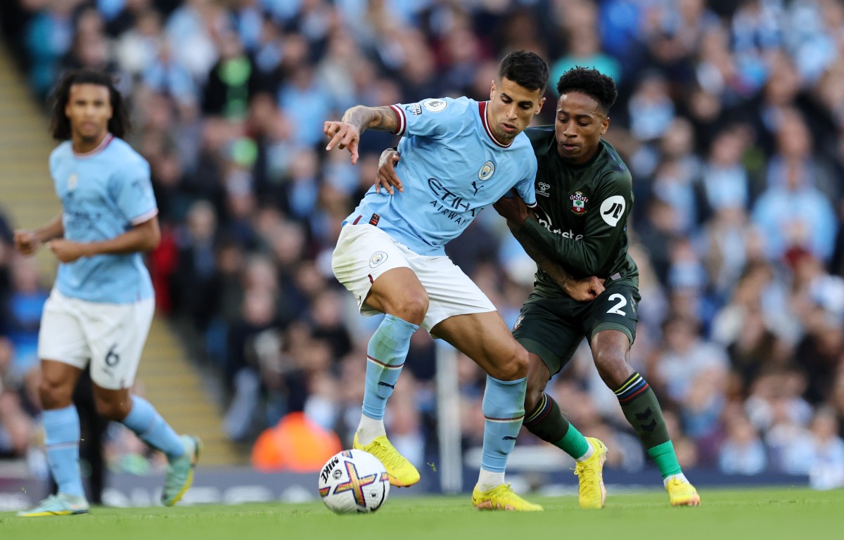 Leeds United's Pursuit Of Kyle Walker-Peters: Transfer Update Leeds United's Pursuit Of Kyle Walker-Peters: Transfer Update