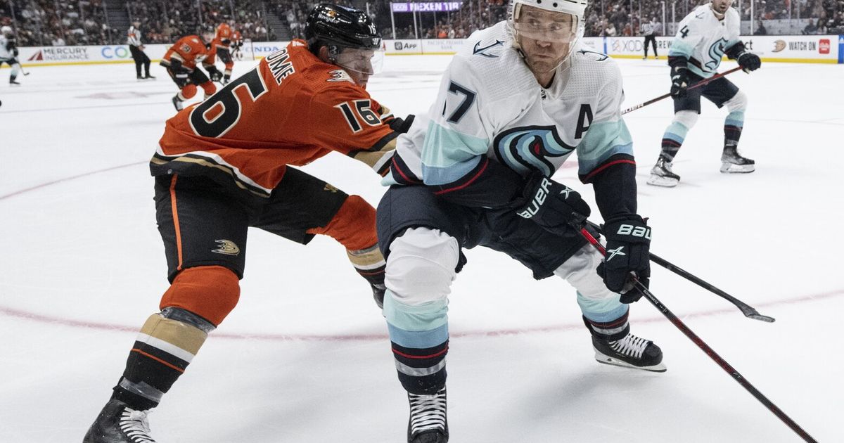 Leo Carlsson's Two Goals Not Enough: Ducks Lose To Stars In Overtime Leo Carlsson's Two Goals Not Enough: Ducks Lose To Stars In Overtime