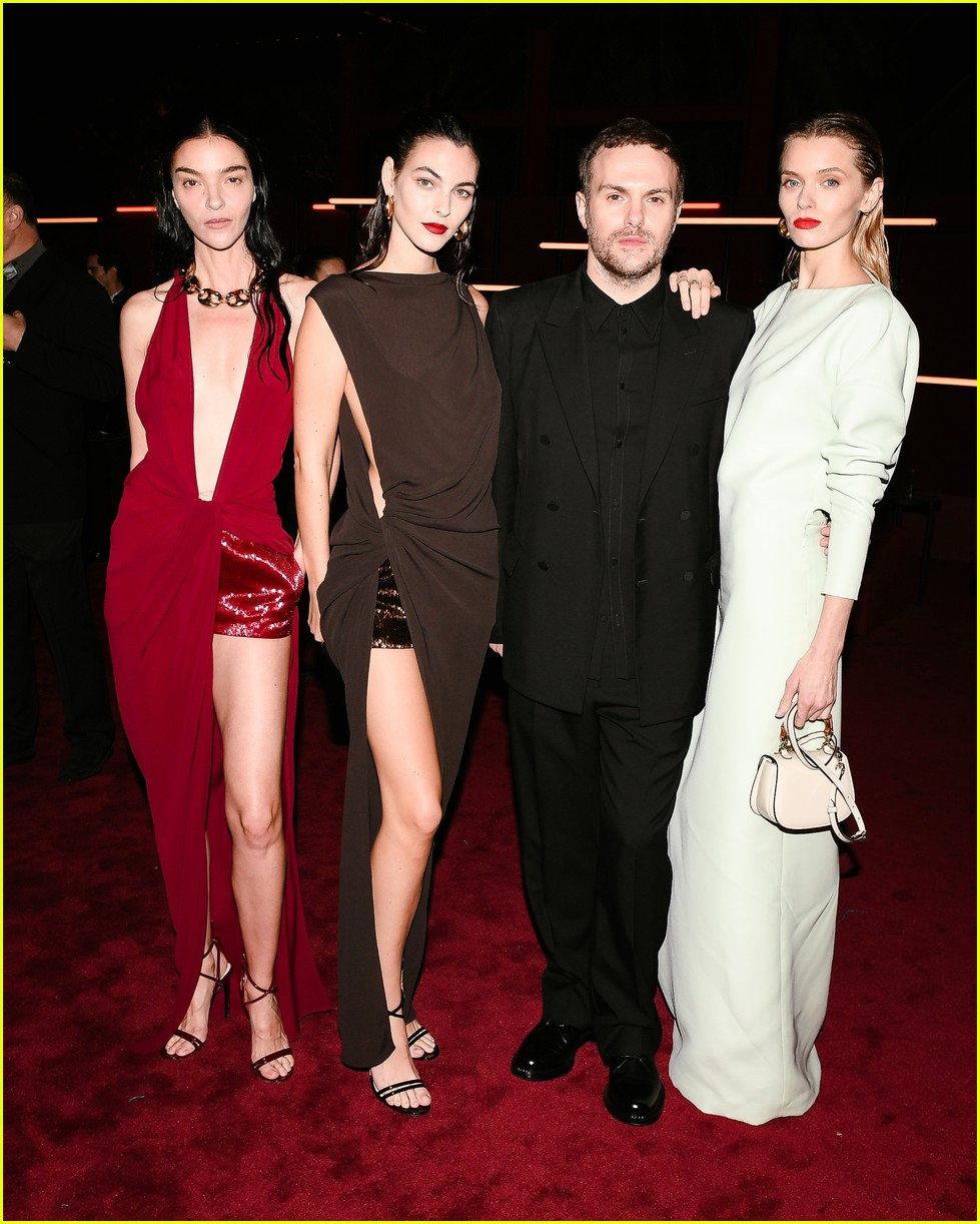 Leonardo DiCaprio And Vittoria Ceretti: A Surprise Met Gala Appearance Leonardo DiCaprio And Vittoria Ceretti: A Surprise Met Gala Appearance