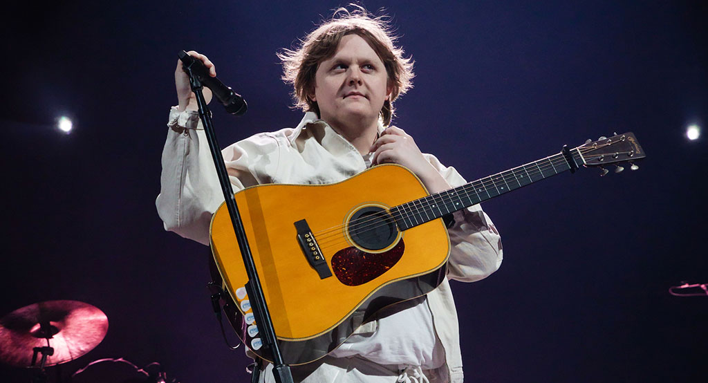 Lewis Capaldi Performs For The First Time Since 2023 At Tom Walker's Charity Concert Lewis Capaldi Performs For The First Time Since 2023 At Tom Walker's Charity Concert
